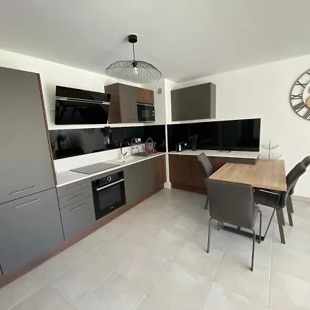 Apartment T3, Jardin, Proche A Pied